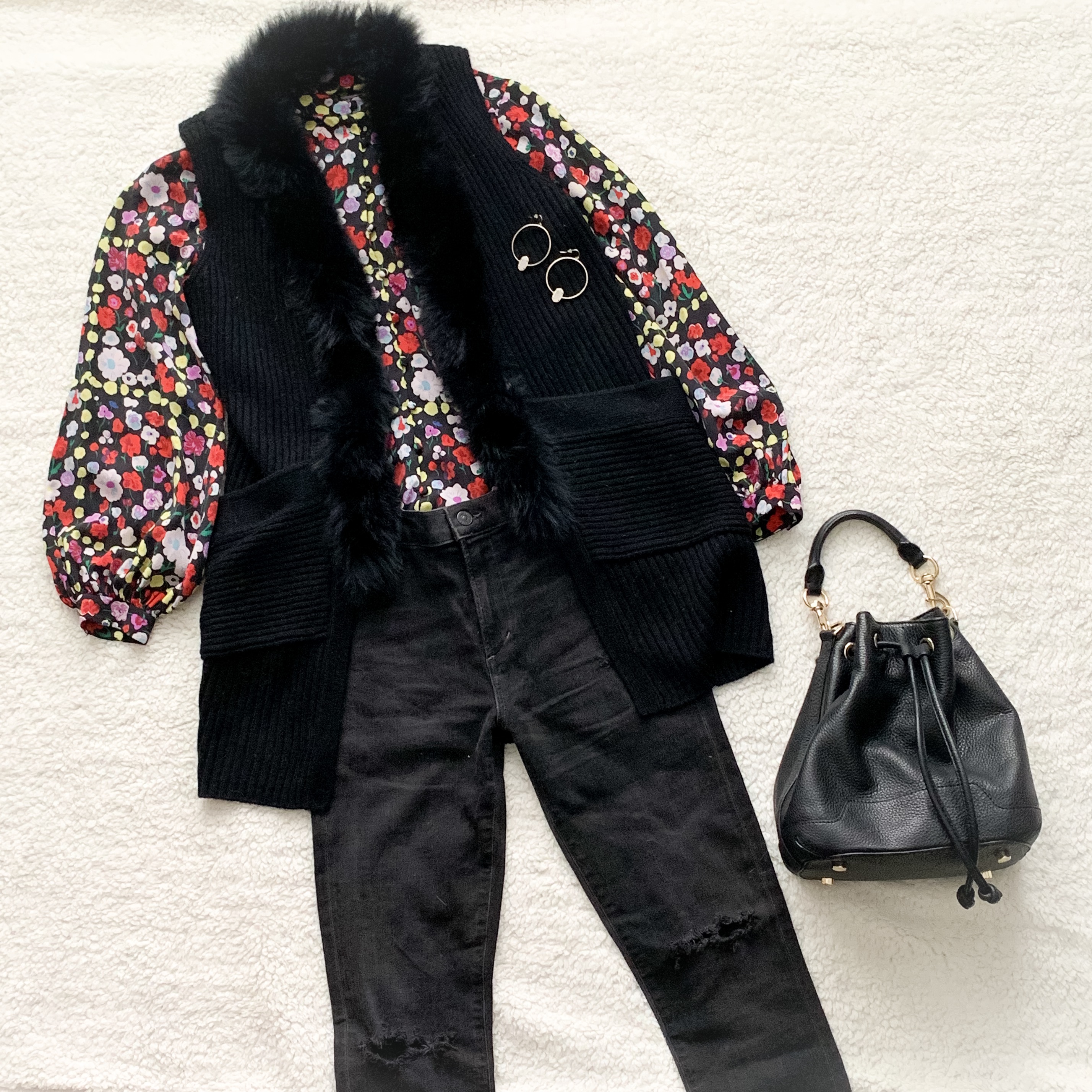 Chicago Stylist, Style Consultant, Styling Tip, Floral Top, Distressed Jeans, Faux Fur Vest